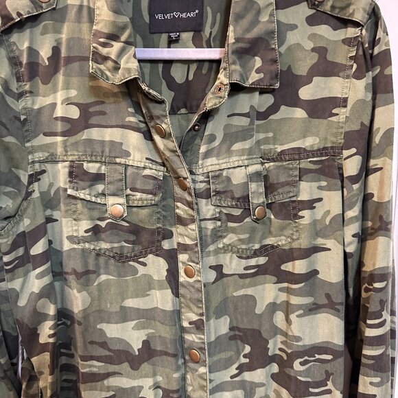 Velvet Heart Camo Midi Long-sleeved Dress w/Waist Tie-Size Large - Picture 2 of 6